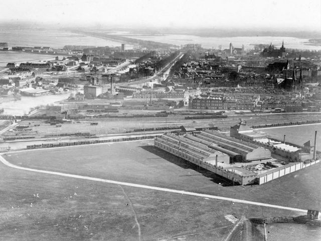 In 1913 werd het Grasso gebouw aan de Parallelweg in Den Bosch opgeleverd. Tilburgse architect F.C. de Beer. Foto: Erfgoed 's-Hertogenbosch